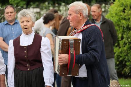 Čebela velikanka potuje po Kamniku (45)